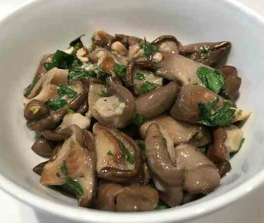 Закуска з глив, маринованих швидким способом