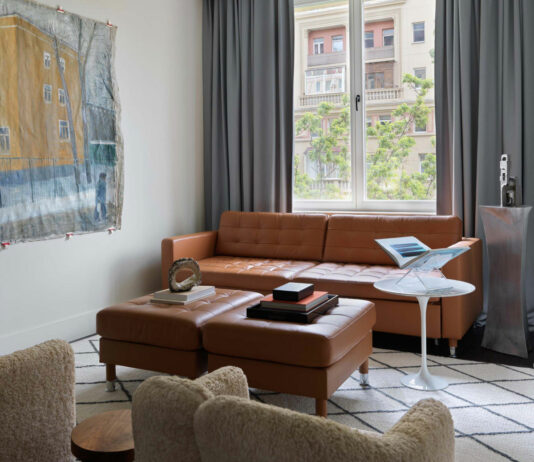 Світла квартира з модними меблями в сталінці в москві (85 кв. М)