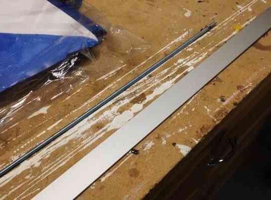 Як зробити інструмент для швидкого прибирання снігу з даху, без підйому на покрівлю