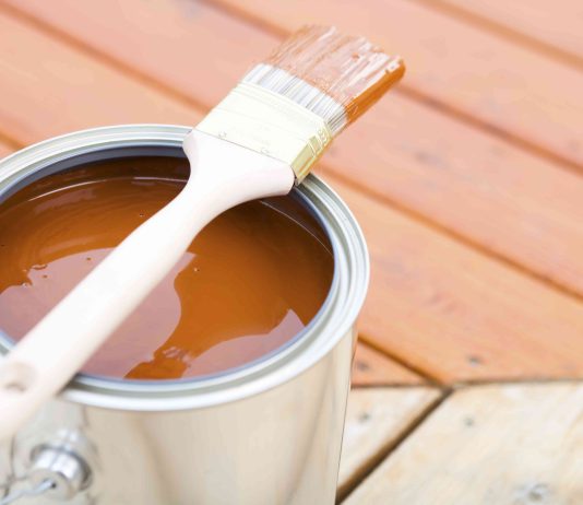 Ми запитали фахівців Reno, чи варто фарбувати Палубу, щоб захистити її, і всі вони погодилися