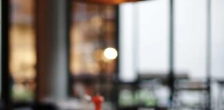 How to Arrange a Dining Table for Better Meals and Guest Hospitality